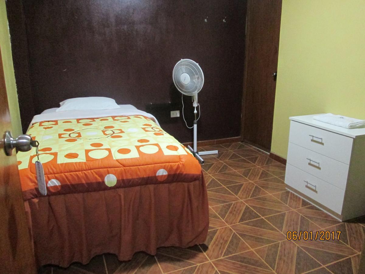 هواتشو Hostal Caprichos المظهر الخارجي الصورة