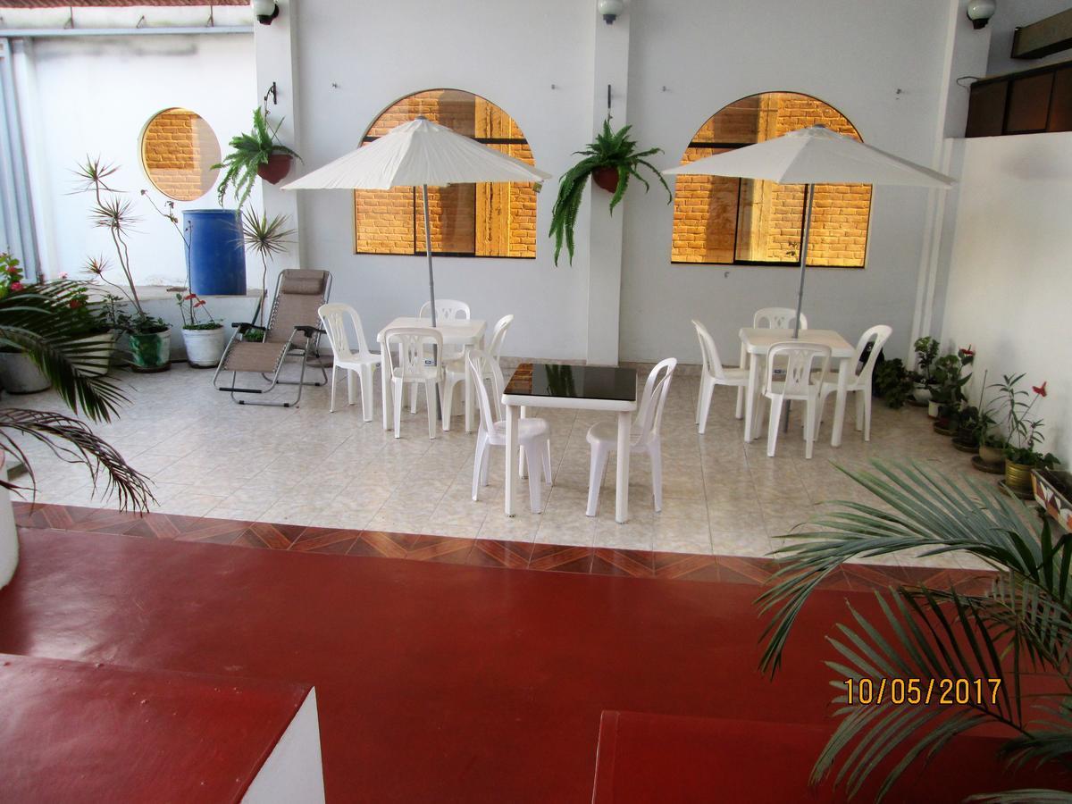 هواتشو Hostal Caprichos المظهر الخارجي الصورة