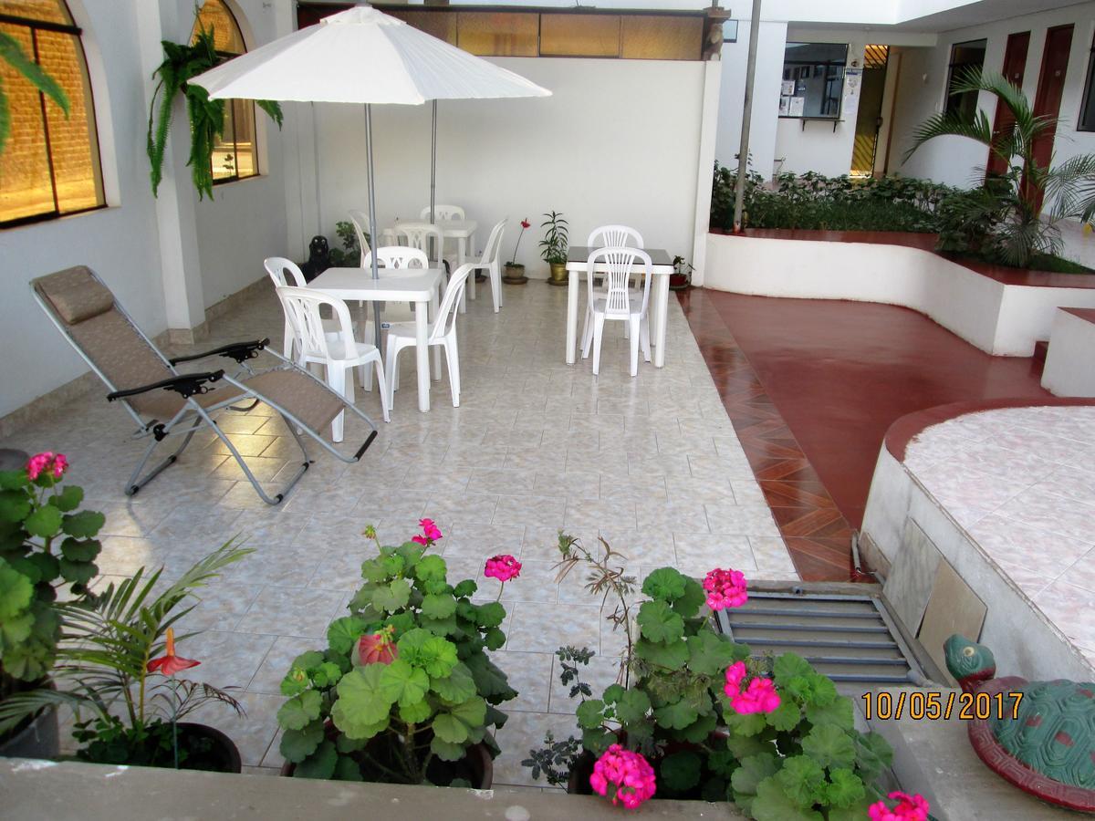 هواتشو Hostal Caprichos المظهر الخارجي الصورة