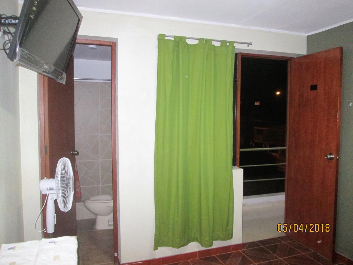 هواتشو Hostal Caprichos المظهر الخارجي الصورة