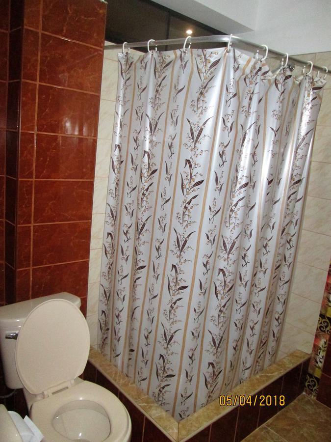 هواتشو Hostal Caprichos المظهر الخارجي الصورة