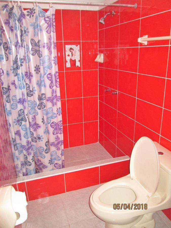 هواتشو Hostal Caprichos المظهر الخارجي الصورة