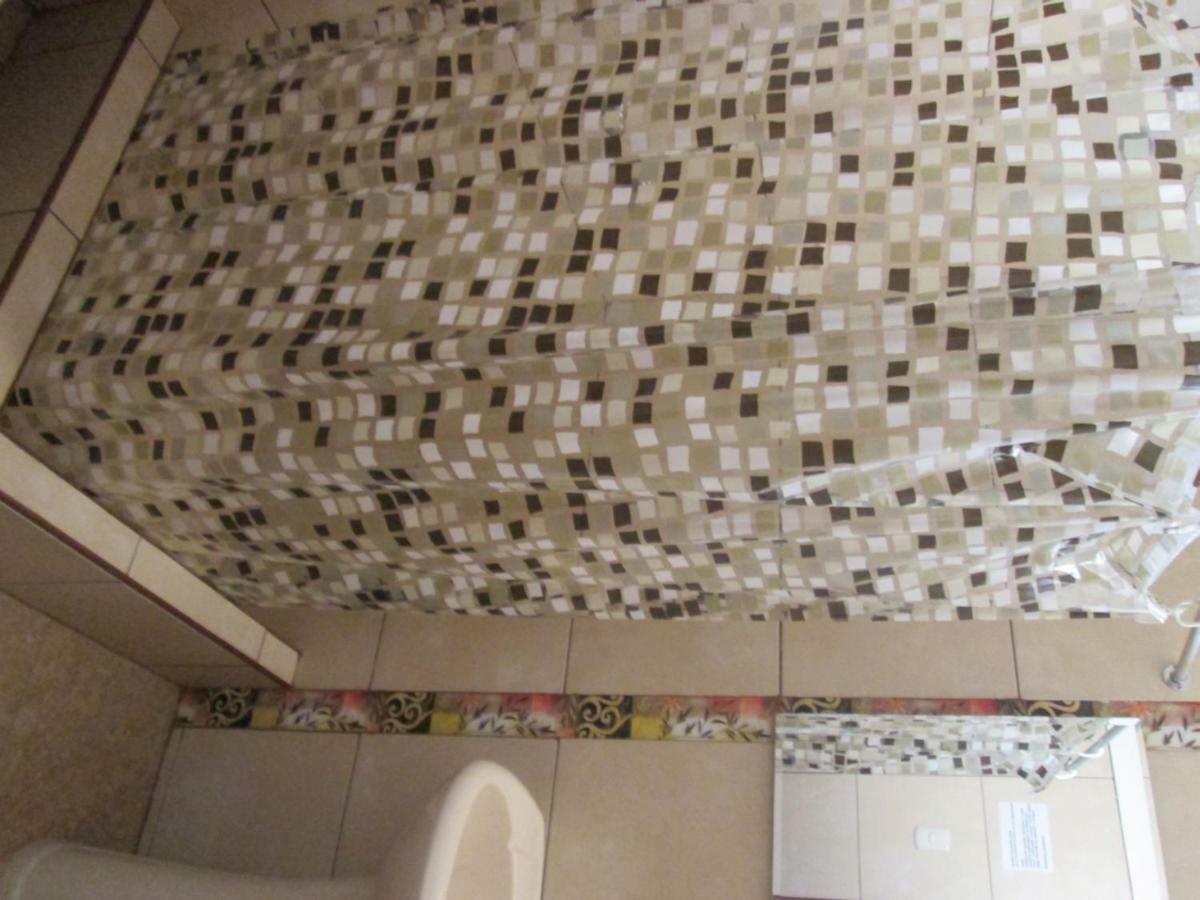 هواتشو Hostal Caprichos المظهر الخارجي الصورة